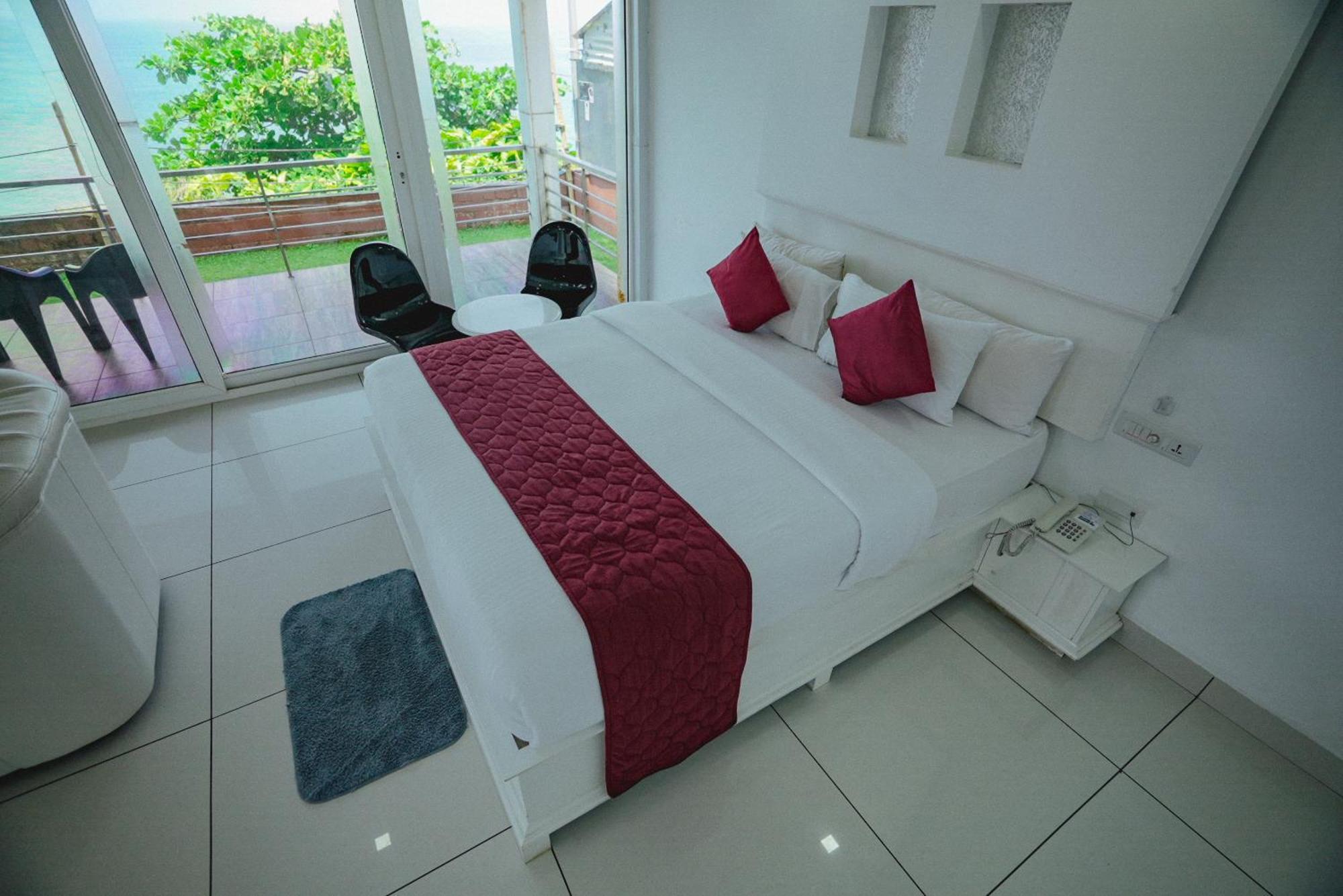 Clafouti Beach Resort - A Seafacing Resort Варкала Экстерьер фото